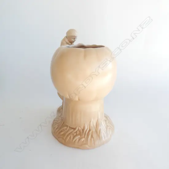 A Sylvac toadstool shape vase